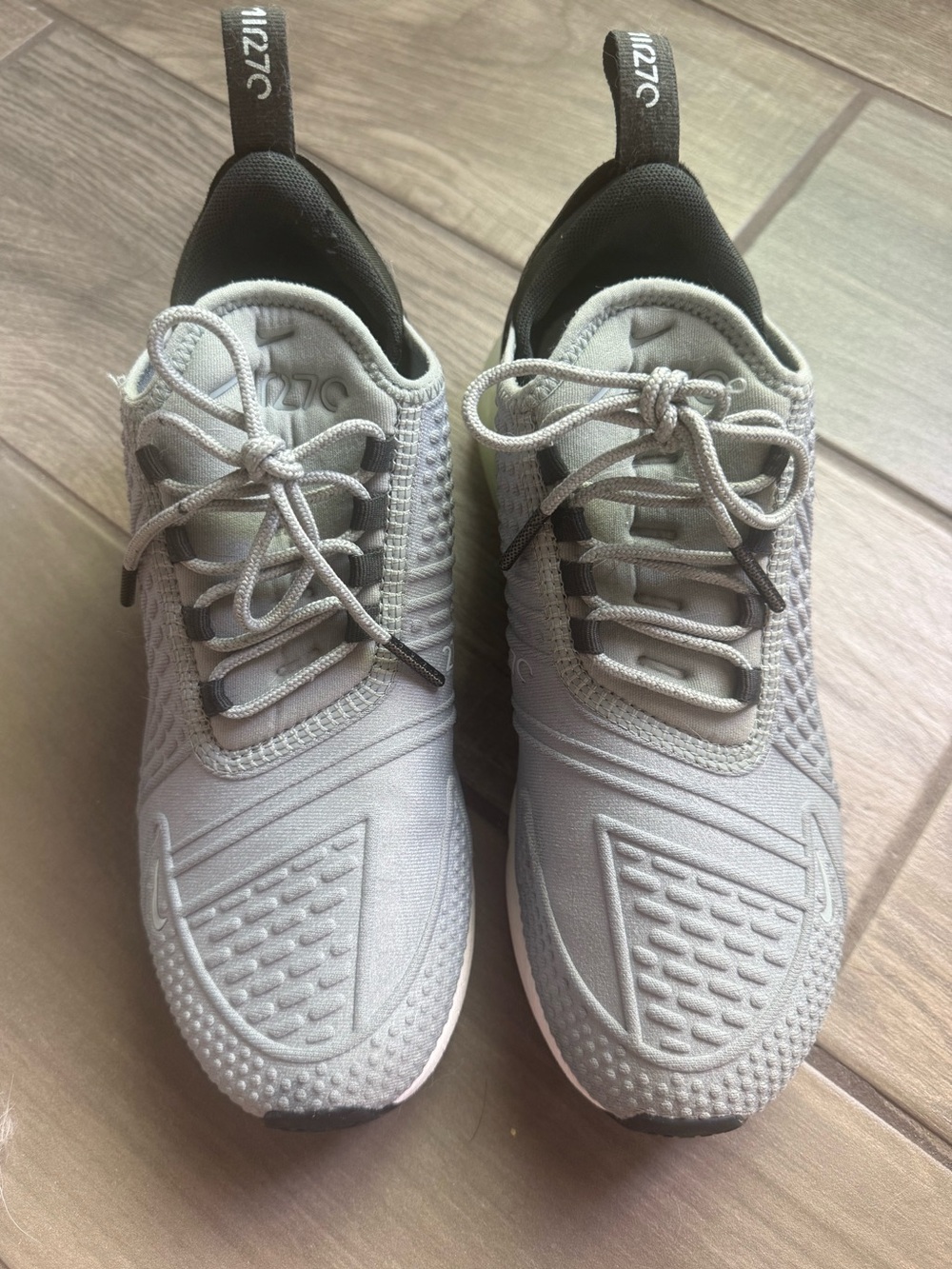 Nike Air Max 270 - Picture 2 of 11